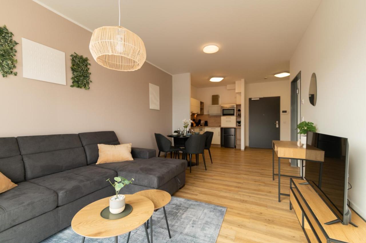 באד הרספלד Dwellstay - Modernes Apartment I 55Qm I 2 Zimmer I Kueche I Bad I Terrasse I Tv I Wlan מראה חיצוני תמונה