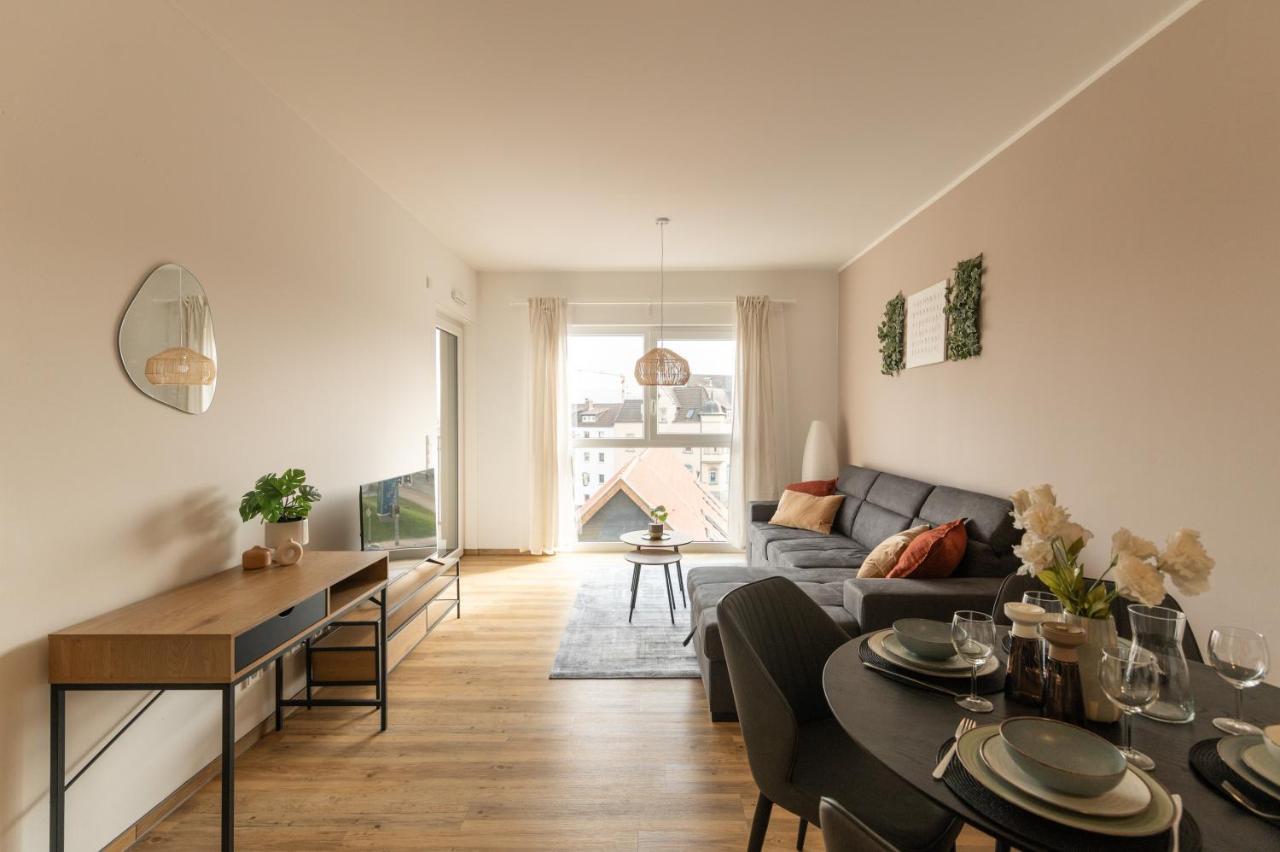 באד הרספלד Dwellstay - Modernes Apartment I 55Qm I 2 Zimmer I Kueche I Bad I Terrasse I Tv I Wlan מראה חיצוני תמונה