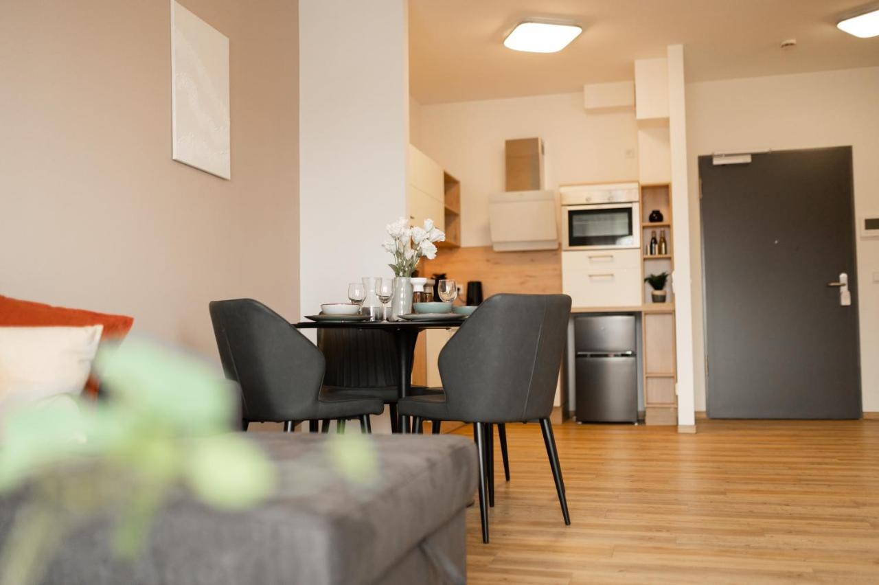 באד הרספלד Dwellstay - Modernes Apartment I 55Qm I 2 Zimmer I Kueche I Bad I Terrasse I Tv I Wlan מראה חיצוני תמונה