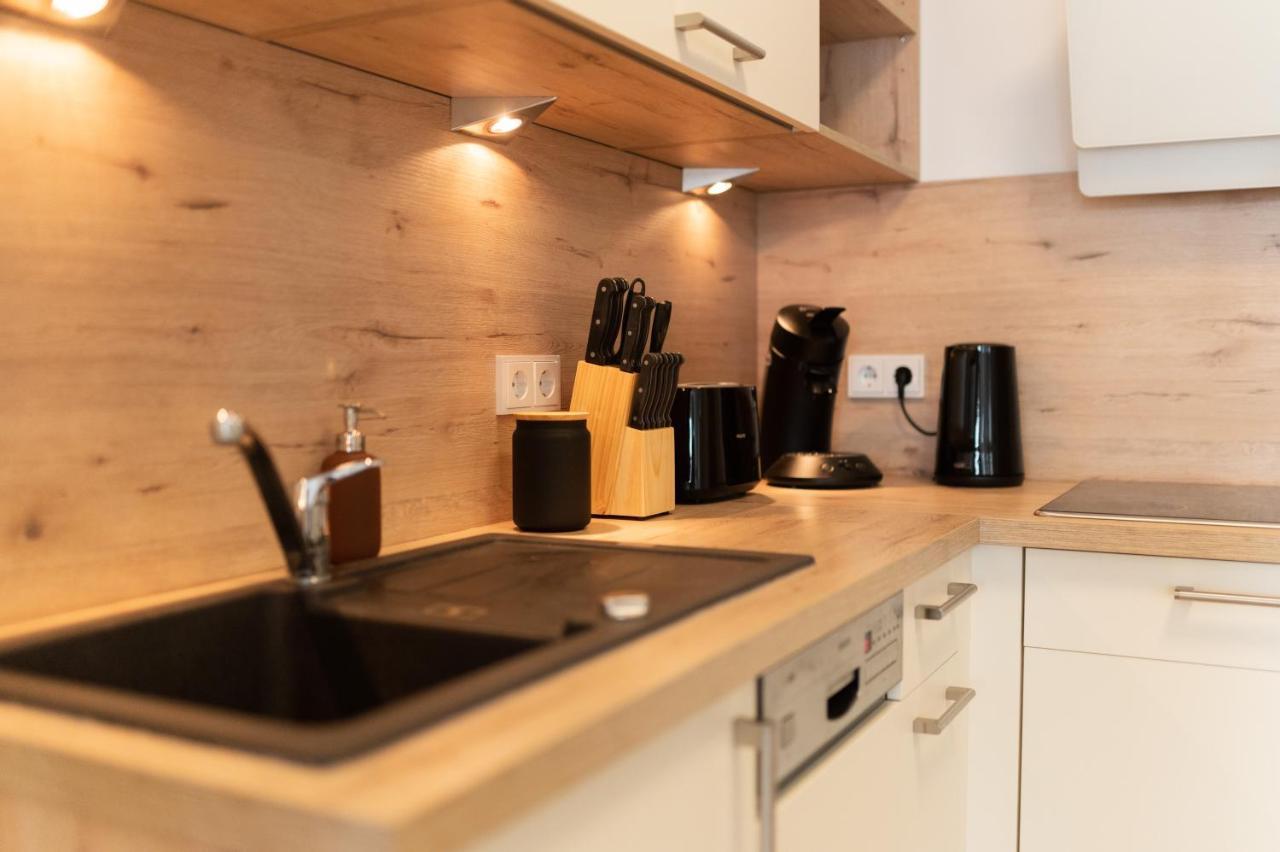 באד הרספלד Dwellstay - Modernes Apartment I 55Qm I 2 Zimmer I Kueche I Bad I Terrasse I Tv I Wlan מראה חיצוני תמונה