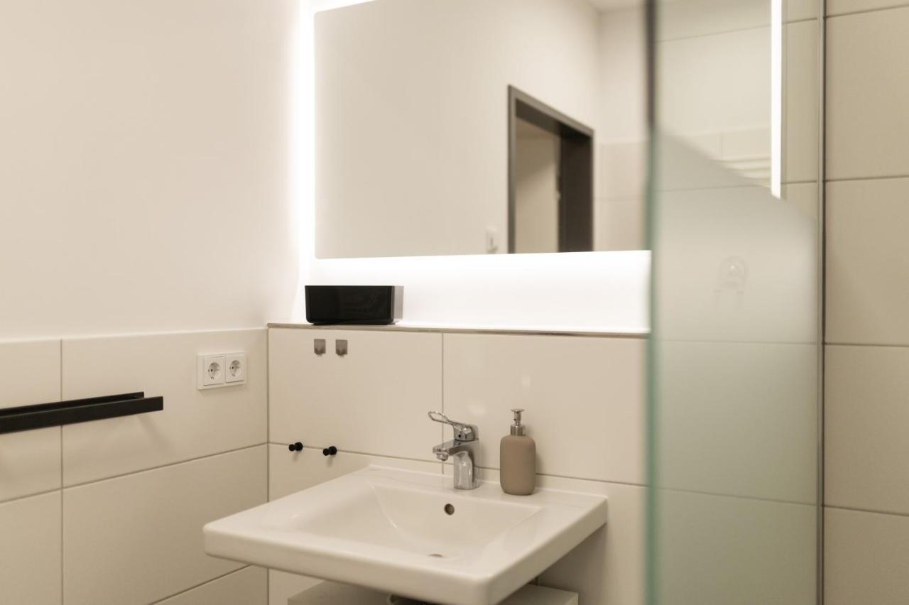באד הרספלד Dwellstay - Modernes Apartment I 55Qm I 2 Zimmer I Kueche I Bad I Terrasse I Tv I Wlan מראה חיצוני תמונה